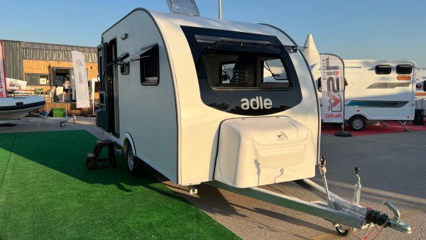 Adle 4 Metre Sabit Yataklı Çekme Karavan (Özel Üretim)